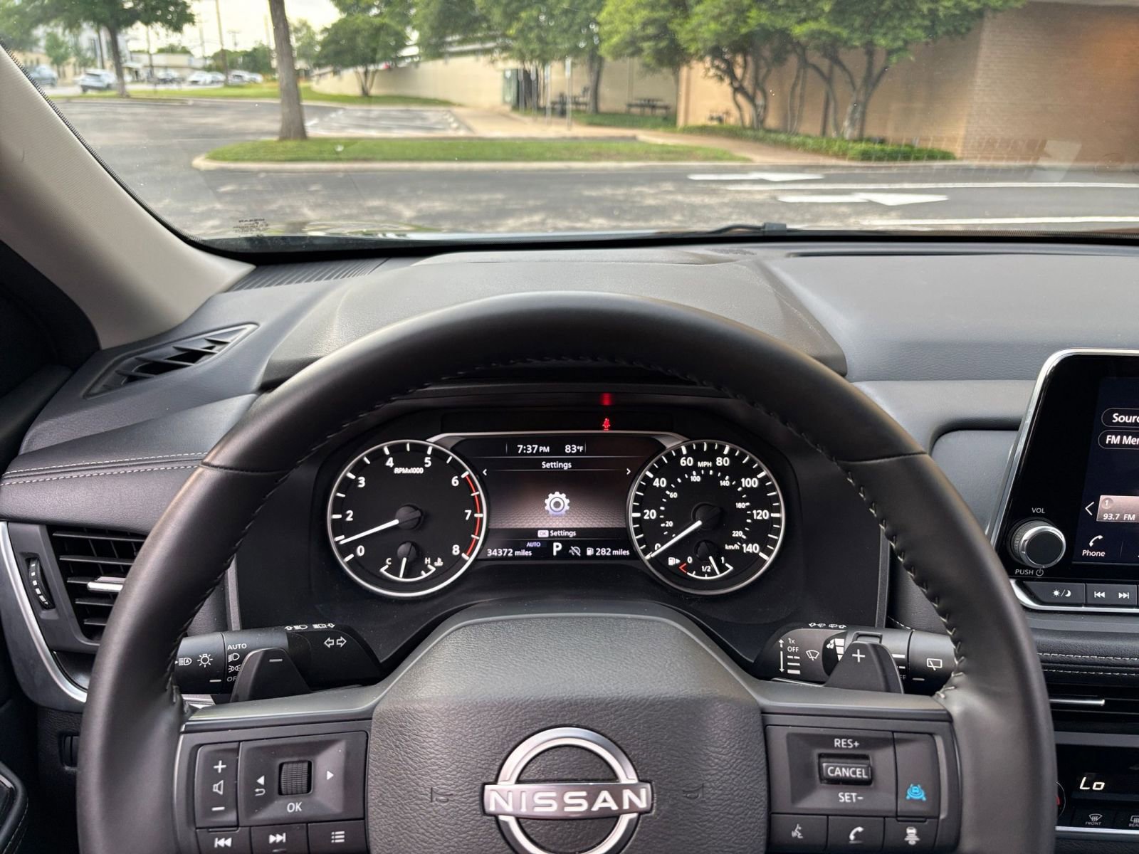 Used 2025 Nissan Rogue SV AWD/4WD image 29
