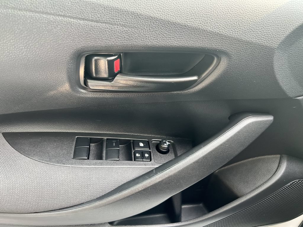 Used 2025 Toyota Corolla LE FWD image 13