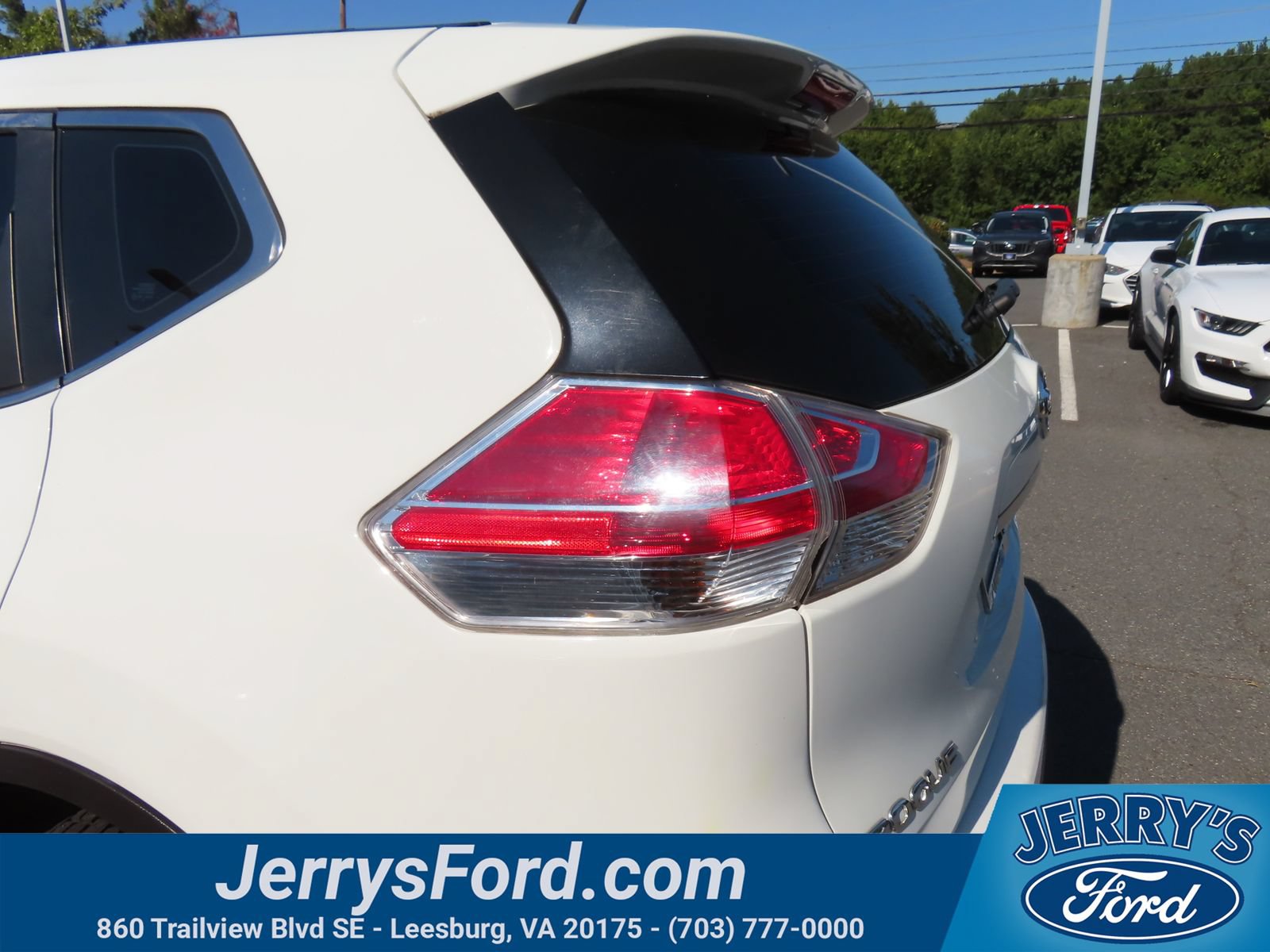 Used 2015 Nissan Rogue S AWD/4WD image 10