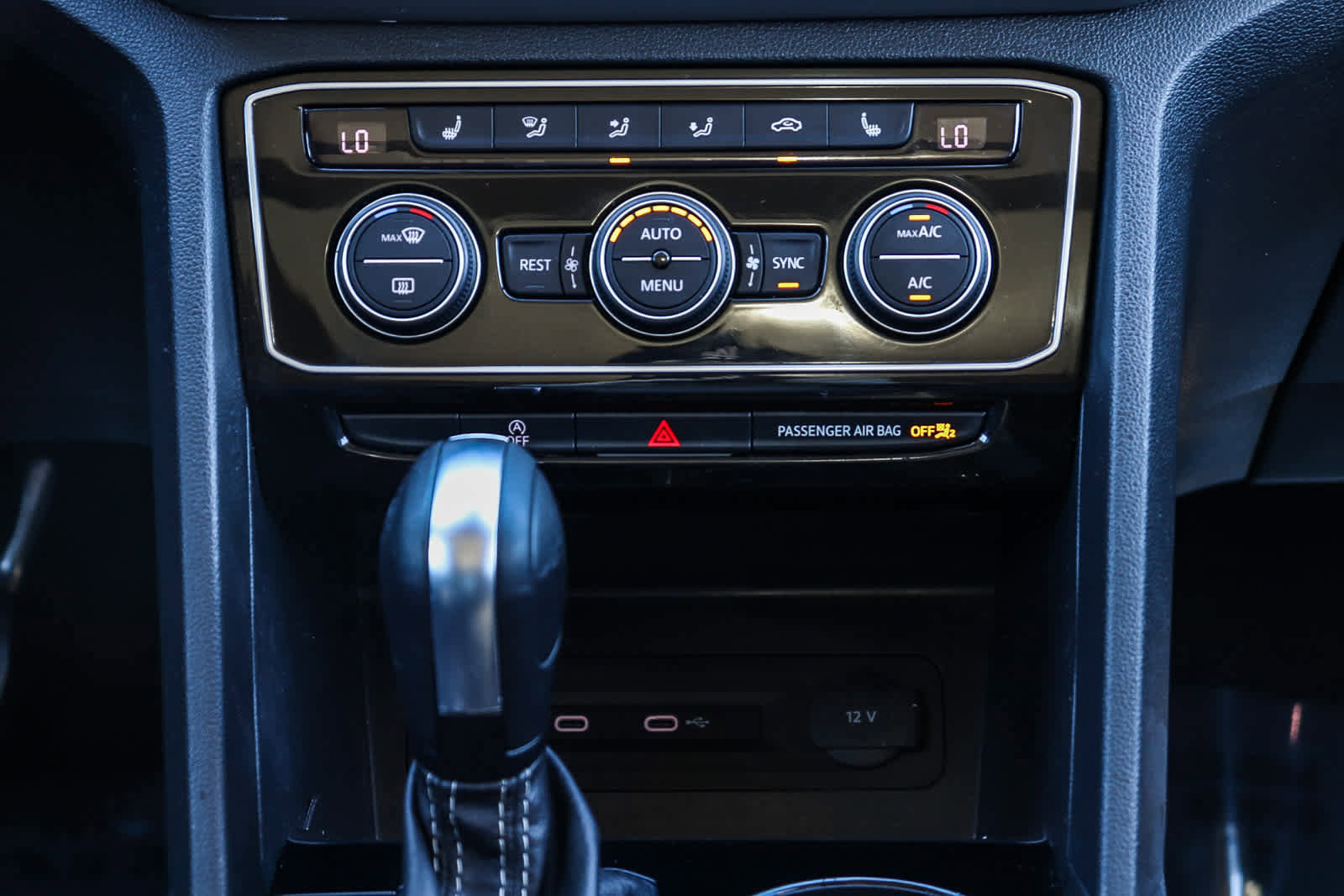 Used 2022 Volkswagen Atlas SE w/ Panoramic Sunroof Package image 14