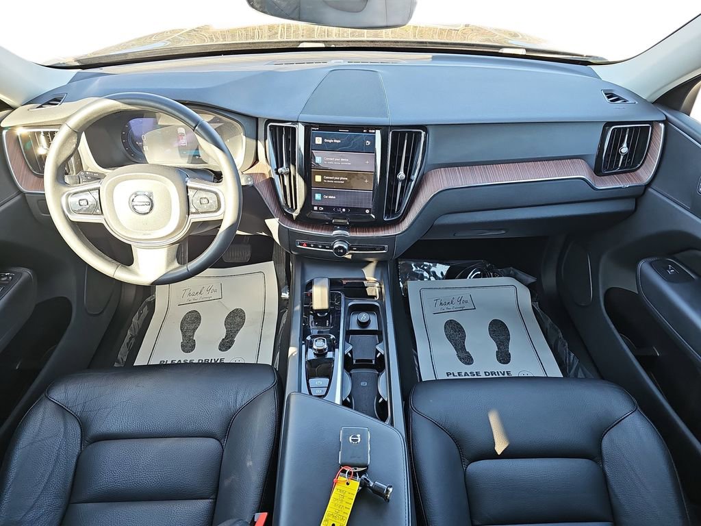 Used 2023 Volvo XC60 B5 Plus w/ Protection Package Premier image 12