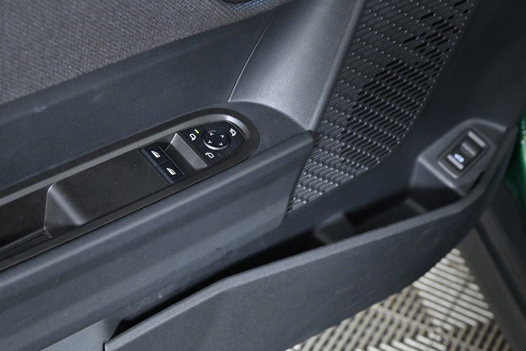 Certified 2025 MINI Cooper S image 21