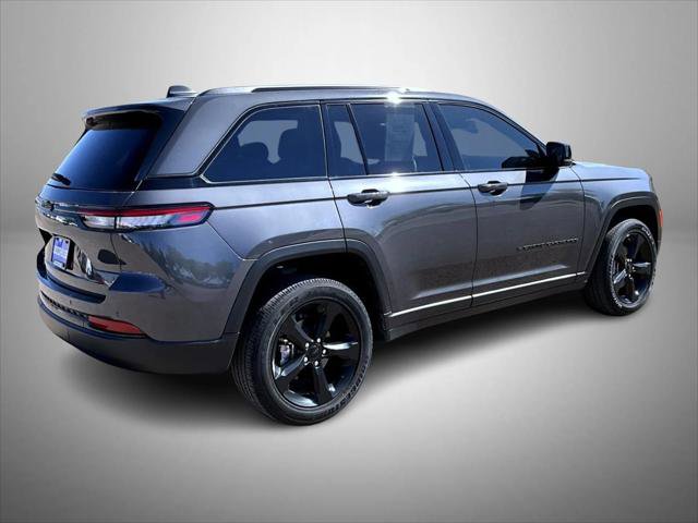 Certified 2023 Jeep Grand Cherokee Altitude AWD/4WD image 5