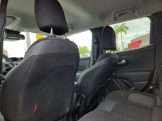 Used 2023 Jeep Renegade Trailhawk AWD/4WD image 20