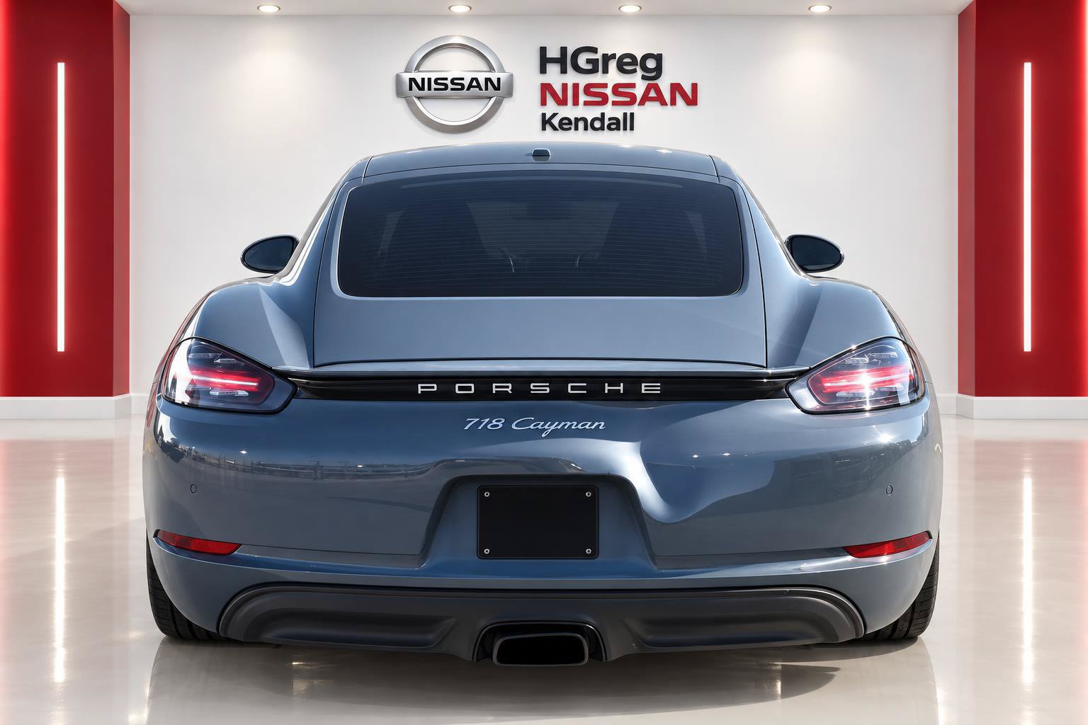 Used 2018 Porsche 718 Cayman RWD image 6