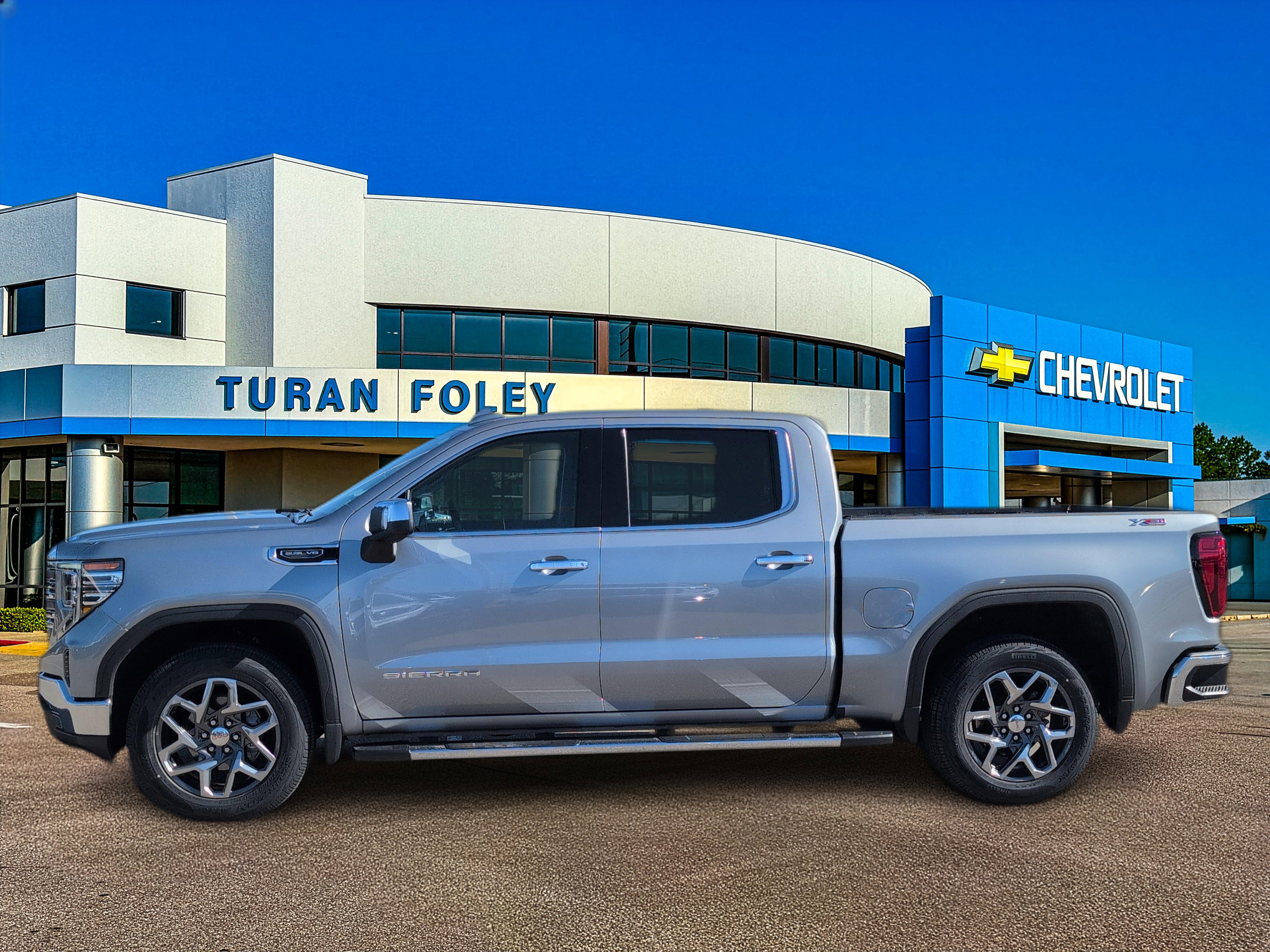 Used 2024 GMC Sierra 1500 SLT w/ SLT Premium Package image 2