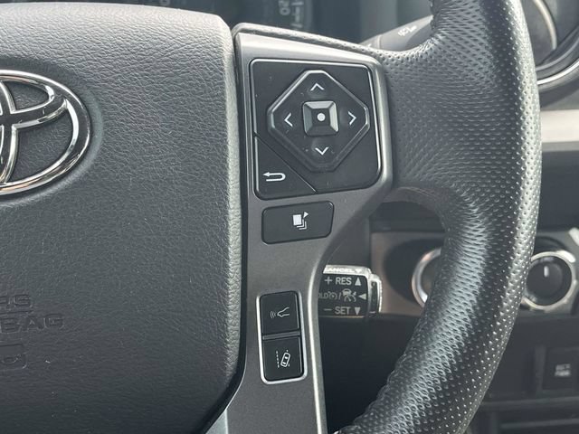 Used 2022 Toyota Tacoma TRD Off-Road AWD/4WD image 27