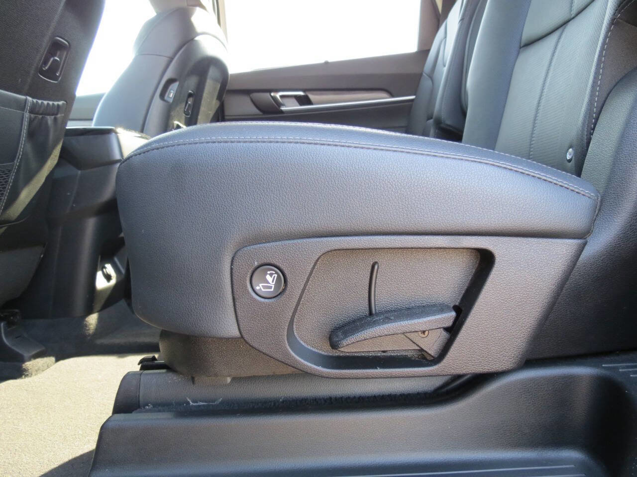 Used 2022 Kia Telluride EX w/ EX Premium Package image 24