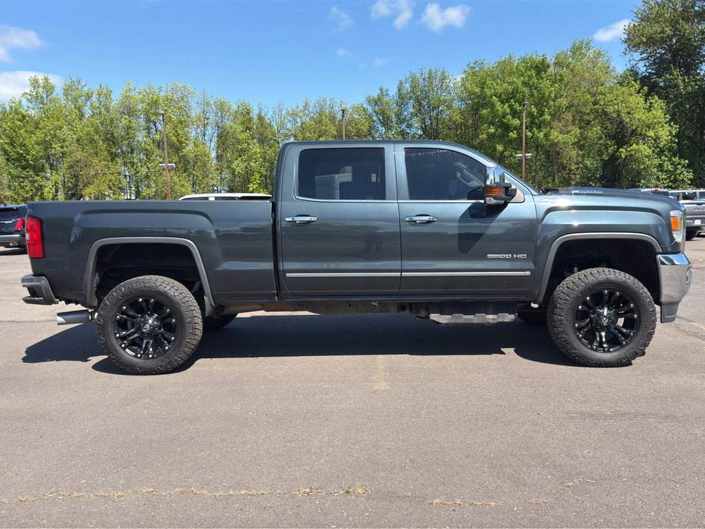 Used 2018 GMC Sierra 3500 SLT w/ Driver Alert Package AWD/4WD image 22