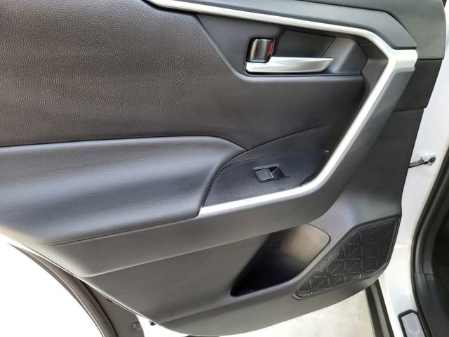 Used 2025 Toyota RAV4 XLE w/ Convenience Package image 35