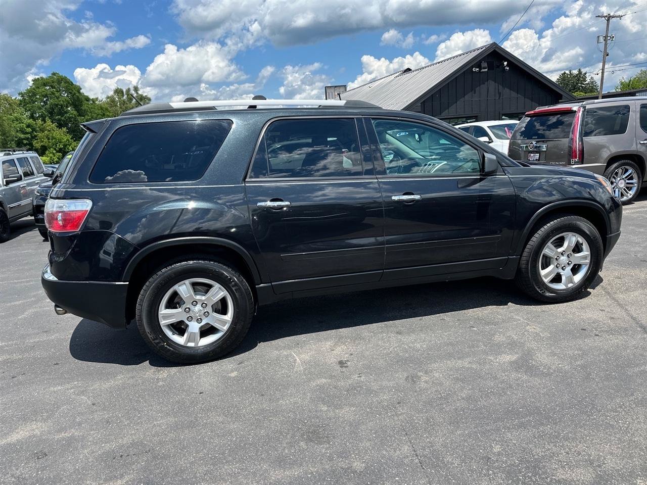Used 2011 GMC Acadia SL w/ Preferred Package FWD image 5