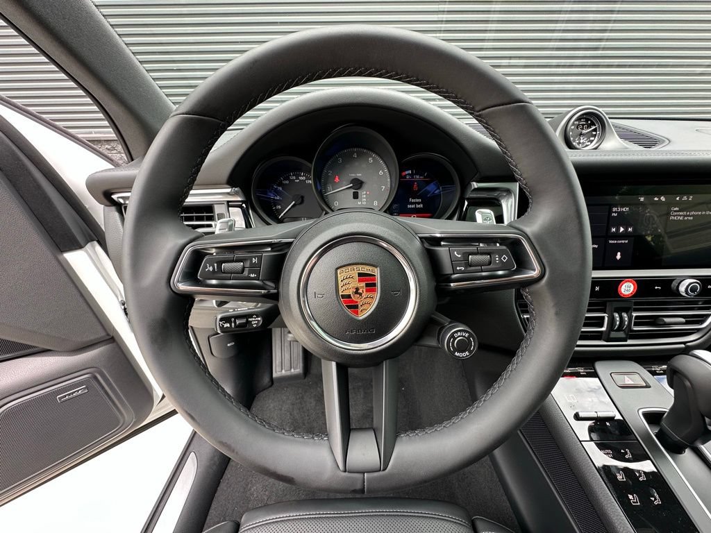 Used 2026 Porsche Macan S AWD/4WD image 17