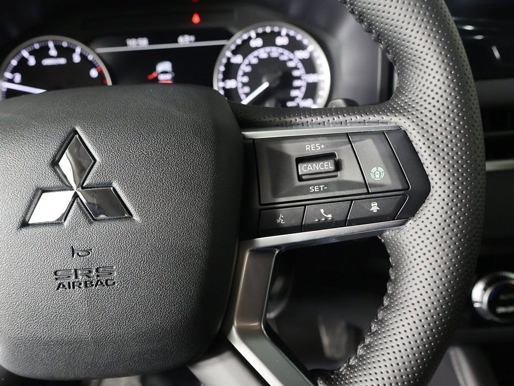 New 2026 Mitsubishi Outlander SE image 45