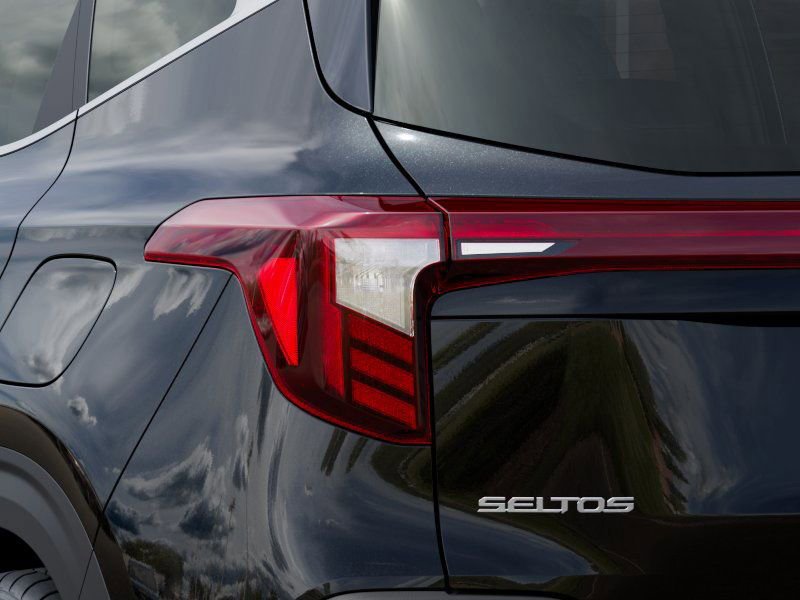 New 2025 Kia Seltos SX w/ SX Sunroof Package image 11