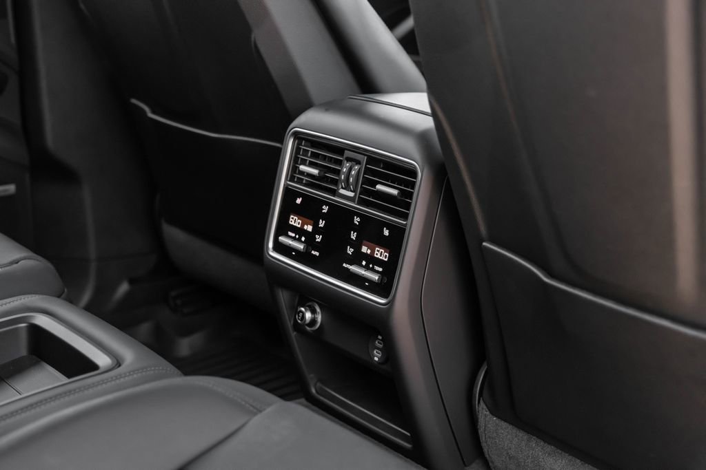 Used 2020 Porsche Cayenne Turbo image 45