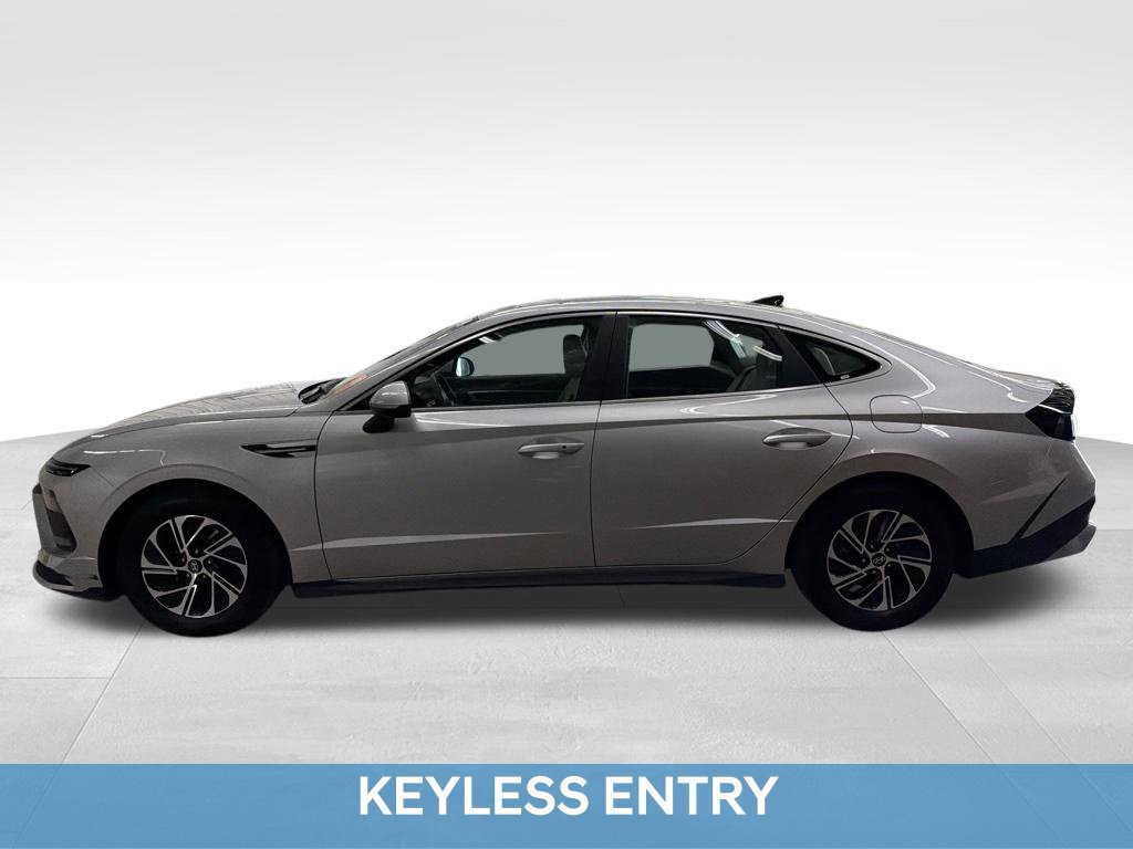 Used 2026 Hyundai Sonata Blue FWD image 3