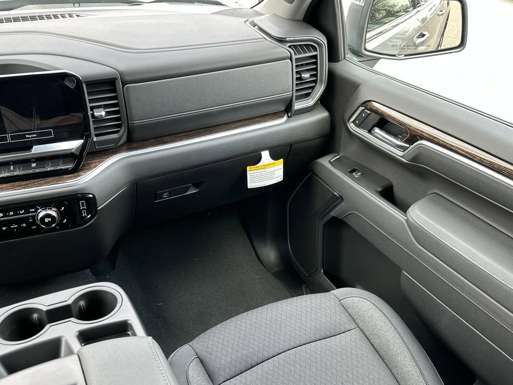 New 2026 GMC Sierra 1500 SLE w/ Preferred Package AWD/4WD image 14