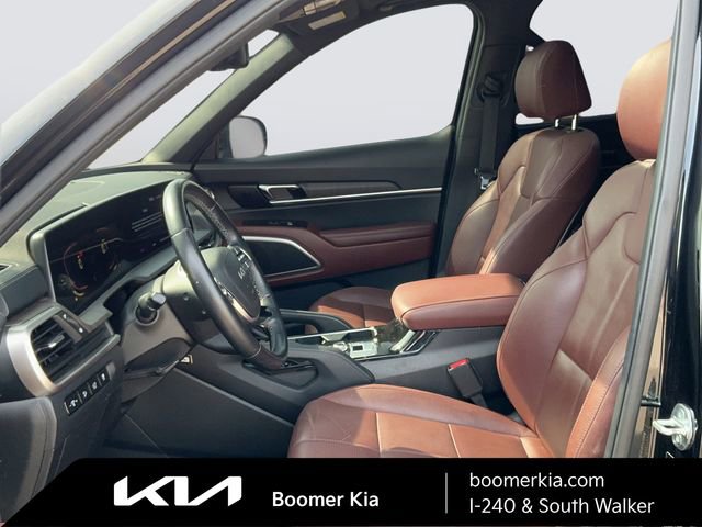 Used 2023 Kia Telluride EX w/ EX Captain's Chair Package image 17