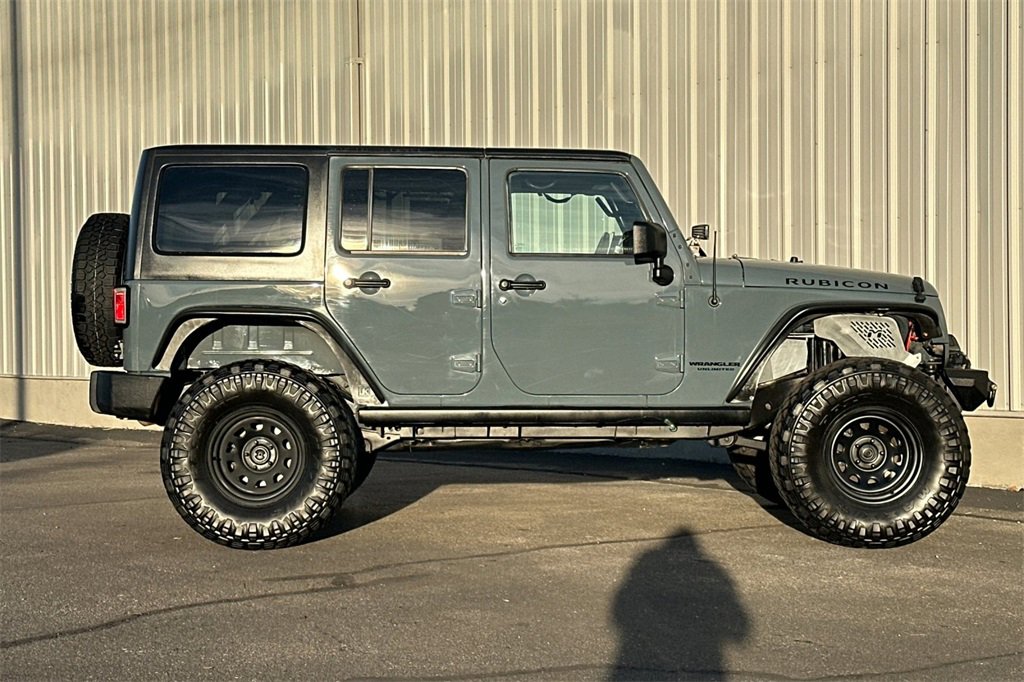 Used 2015 Jeep Wrangler Unlimited Rubicon w/ Connectivity Group image 4