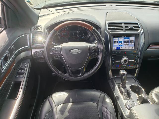 Used 2019 Ford Explorer Platinum AWD/4WD image 17