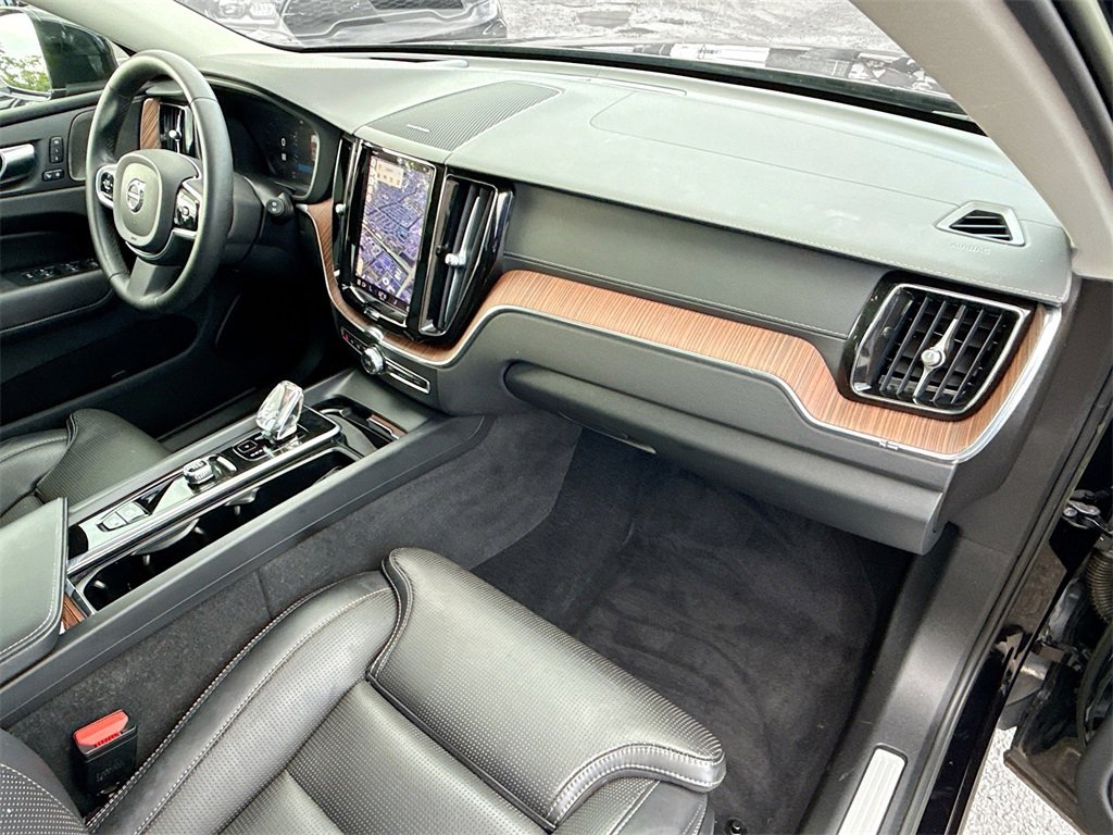 Used 2023 Volvo XC60 B6 Ultimate image 34