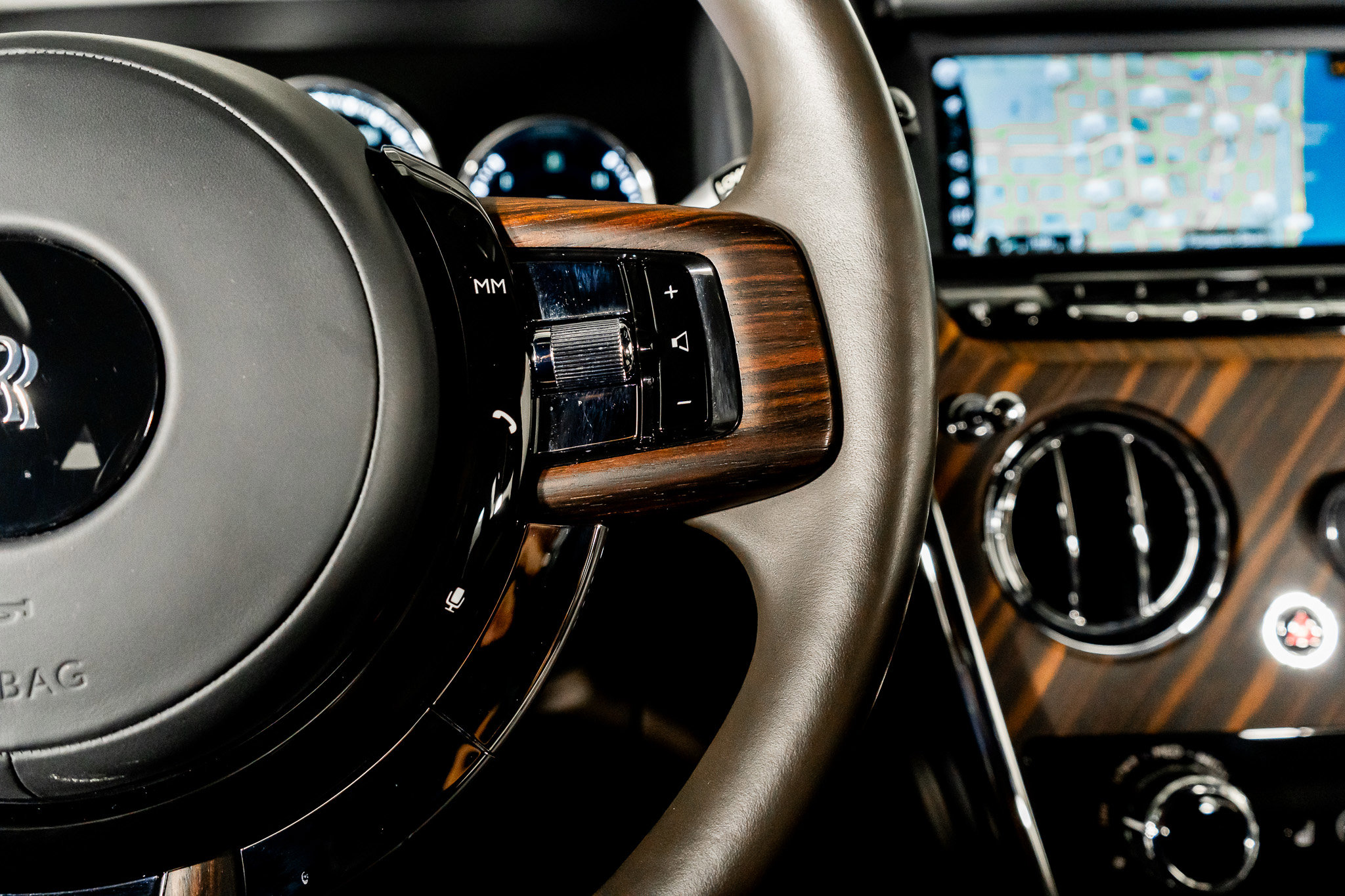 Used 2023 Rolls-Royce Cullinan w/ Cullinan Package image 48