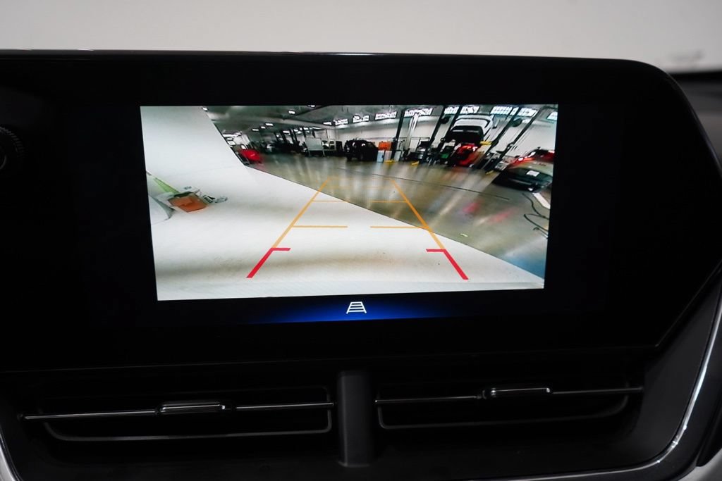 Used 2025 Chevrolet Trax LT FWD image 25