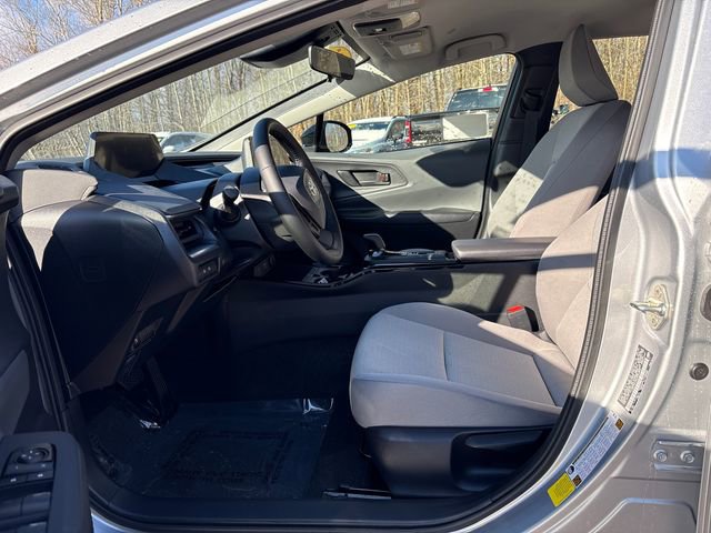 Used 2025 Toyota Prius LE image 39