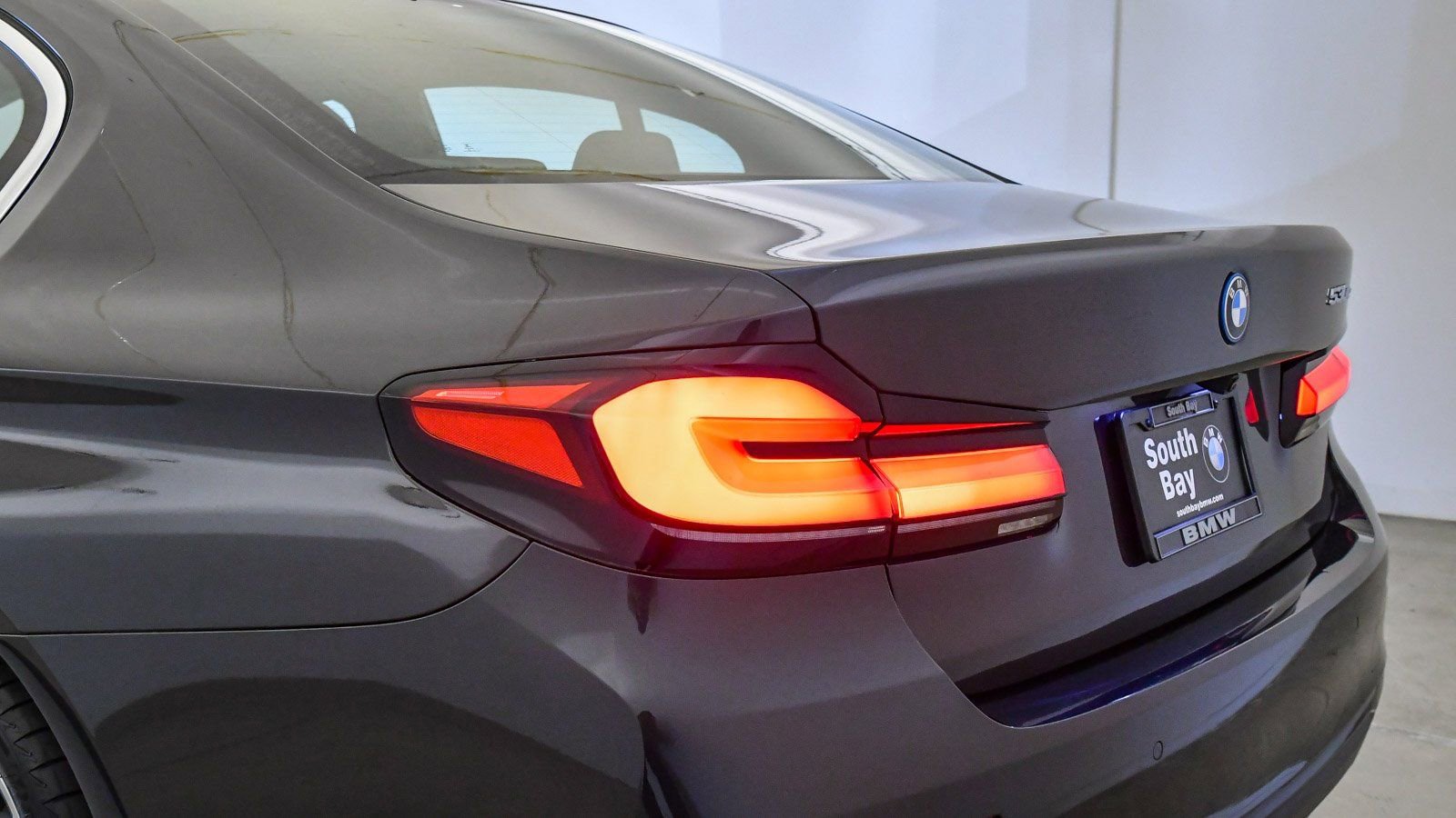 Certified 2023 BMW 530e w/ Premium Package image 12