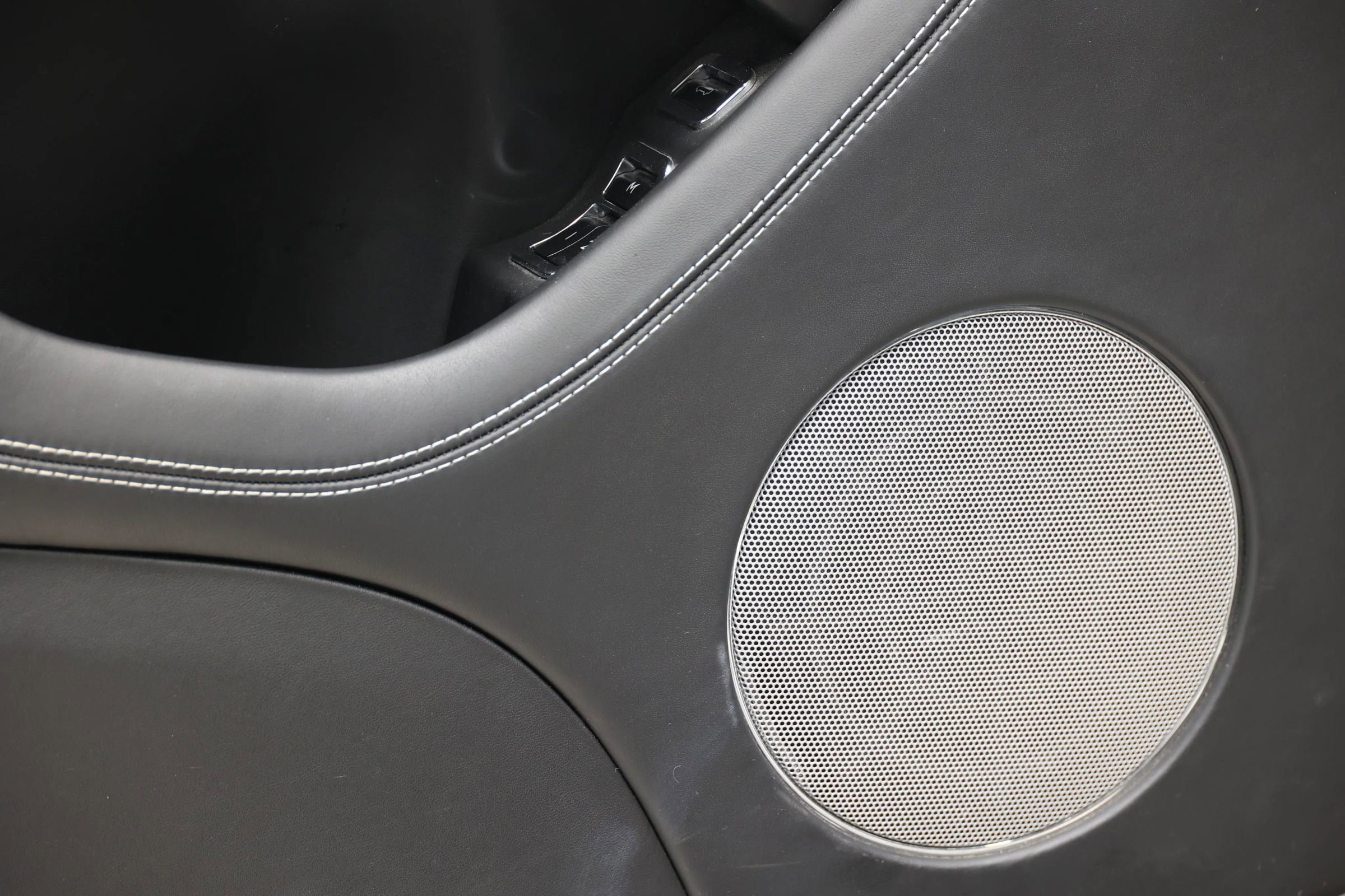 Used 2017 Bentley Bentayga image 14