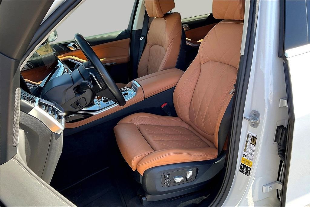 Used 2024 BMW X7 xDrive40i w/ Premium Package AWD/4WD image 21