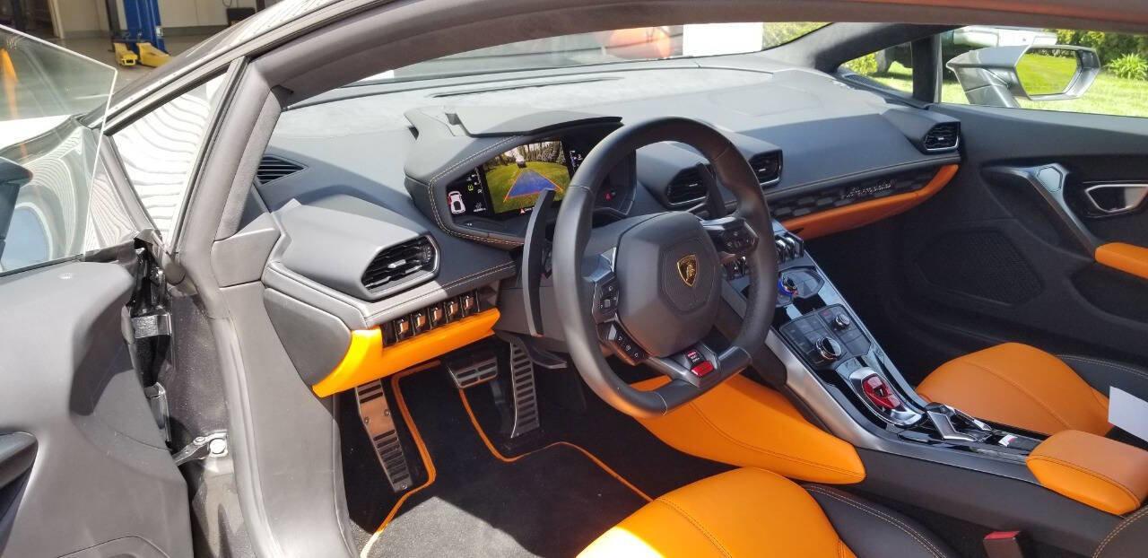 Used 2018 Lamborghini Huracan LP 580-2 RWD image 6