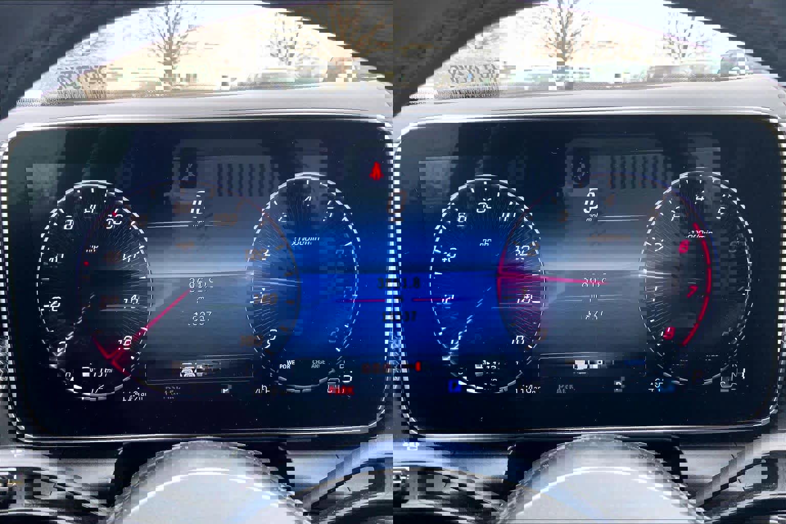 Used 2024 Mercedes-Benz GLC 300 4MATIC image 25