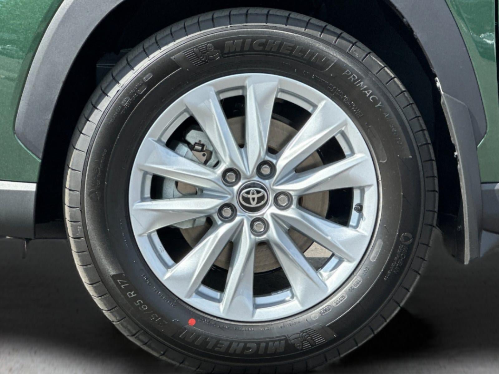 New 2026 Toyota Corolla Cross LE FWD image 32