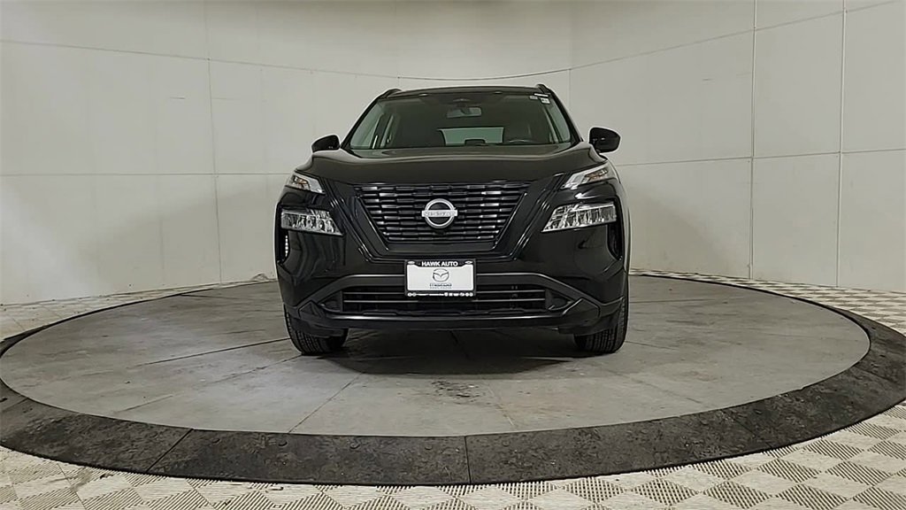 Used 2023 Nissan Rogue SV w/ SV Premium B Package image 2