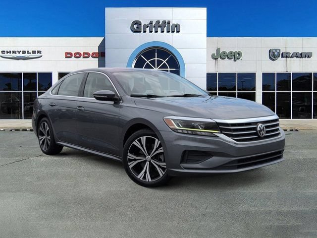 Used 2021 Volkswagen Passat 2.0T SE FWD image 2