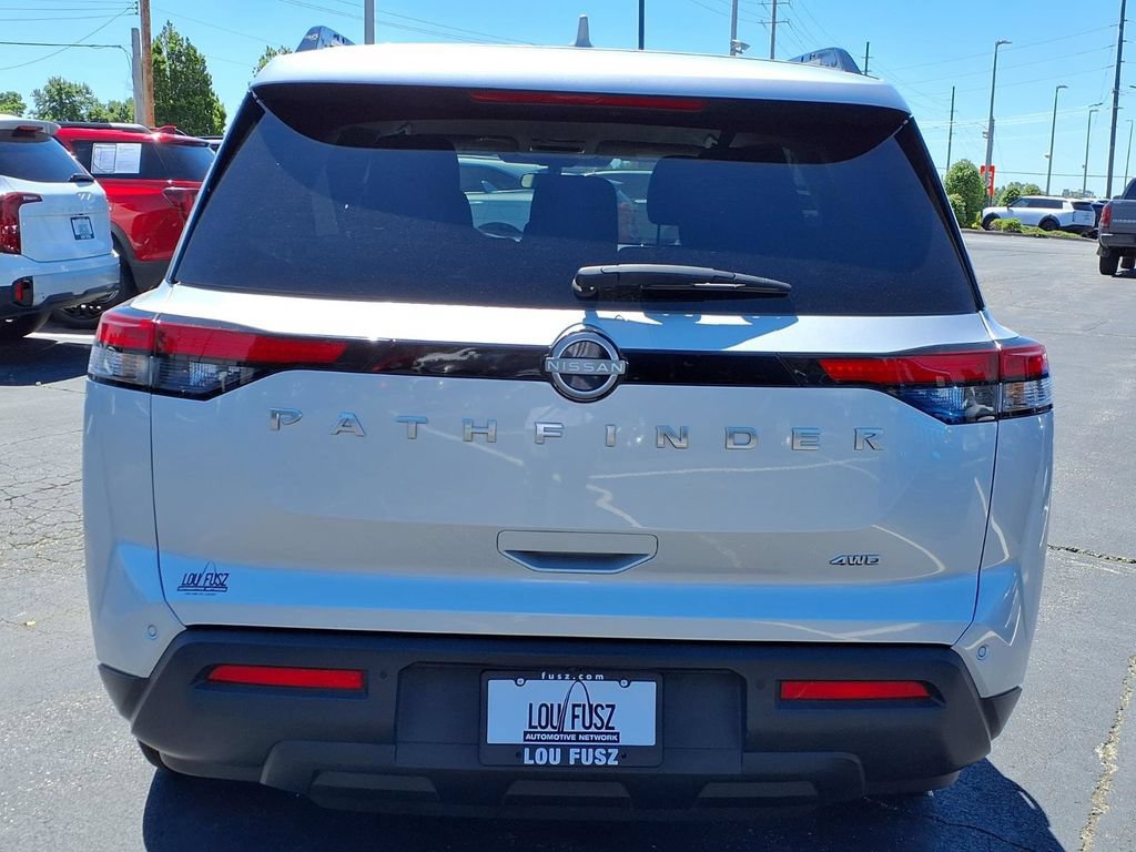 Used 2025 Nissan Pathfinder SV AWD/4WD image 21