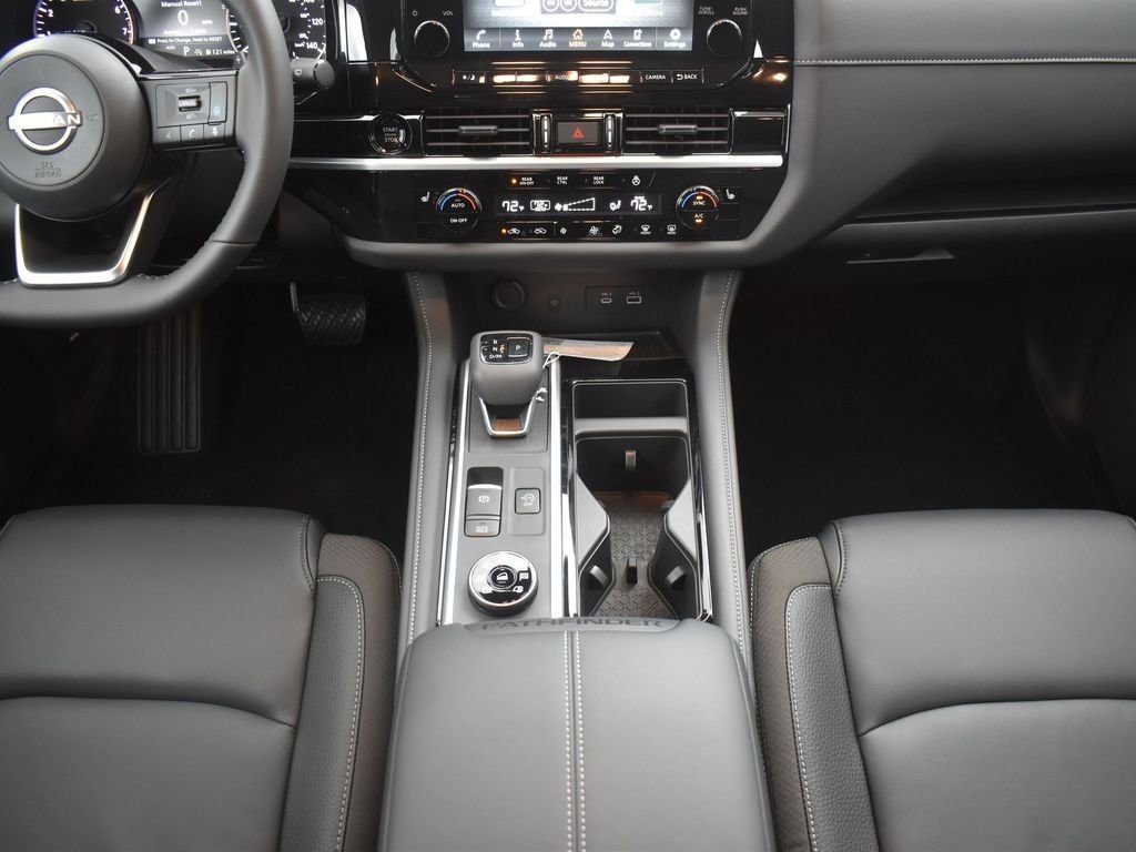 New 2025 Nissan Pathfinder SL image 12