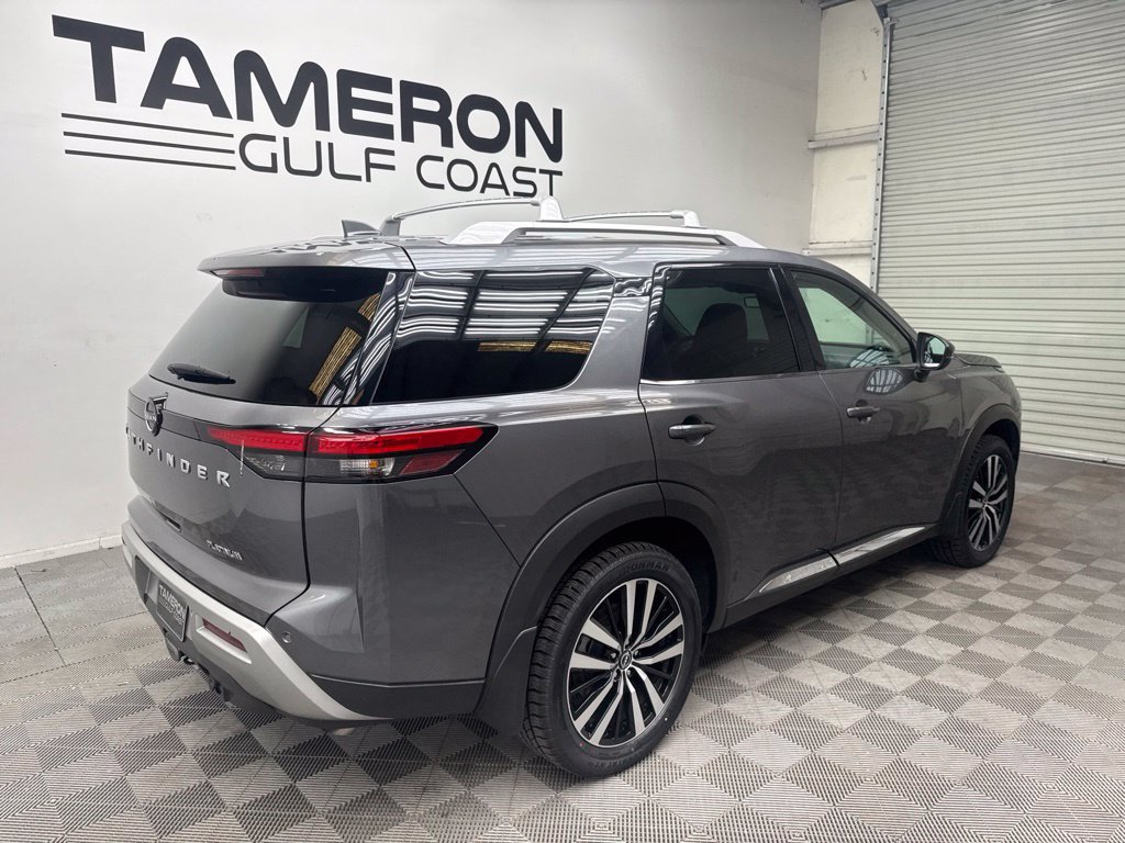 Used 2025 Nissan Pathfinder Platinum FWD image 8