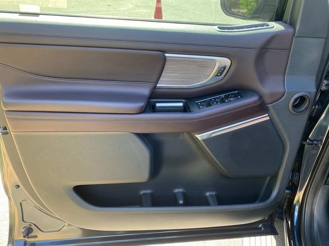 Used 2025 Ford Expedition Platinum w/ Platinum Ultimate Package image 13