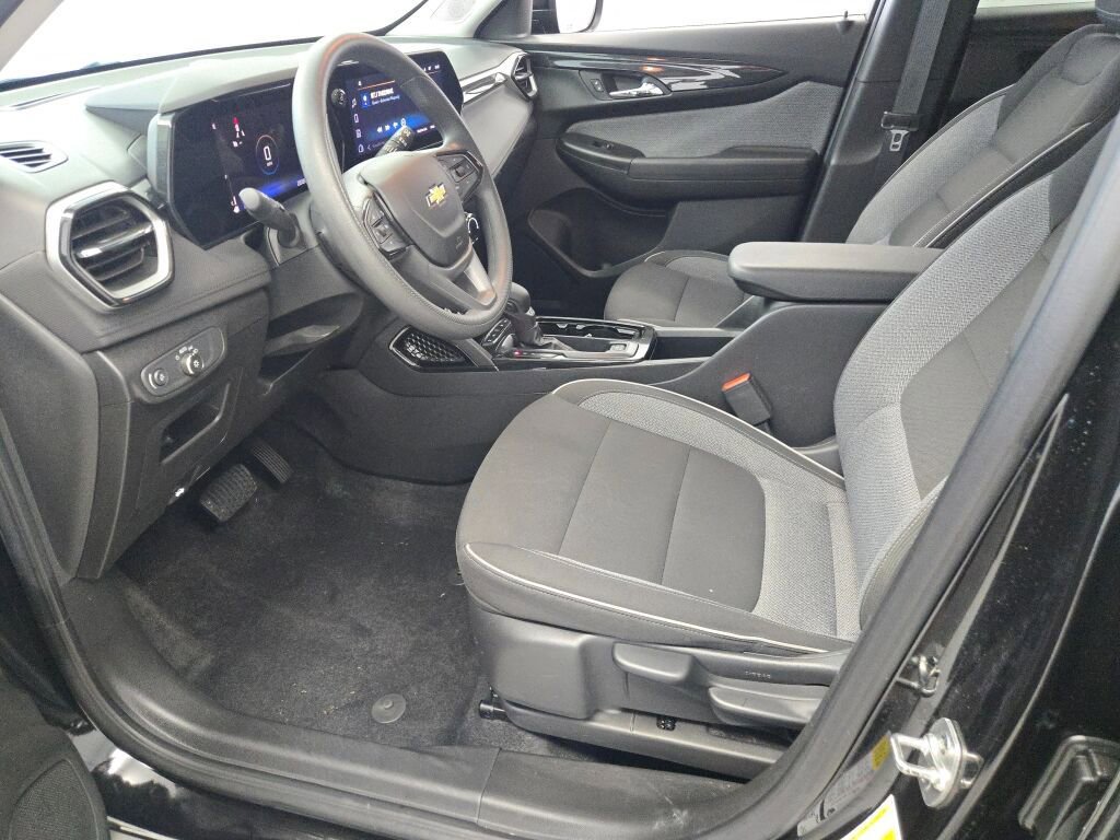 Used 2024 Chevrolet TrailBlazer LT AWD/4WD image 25
