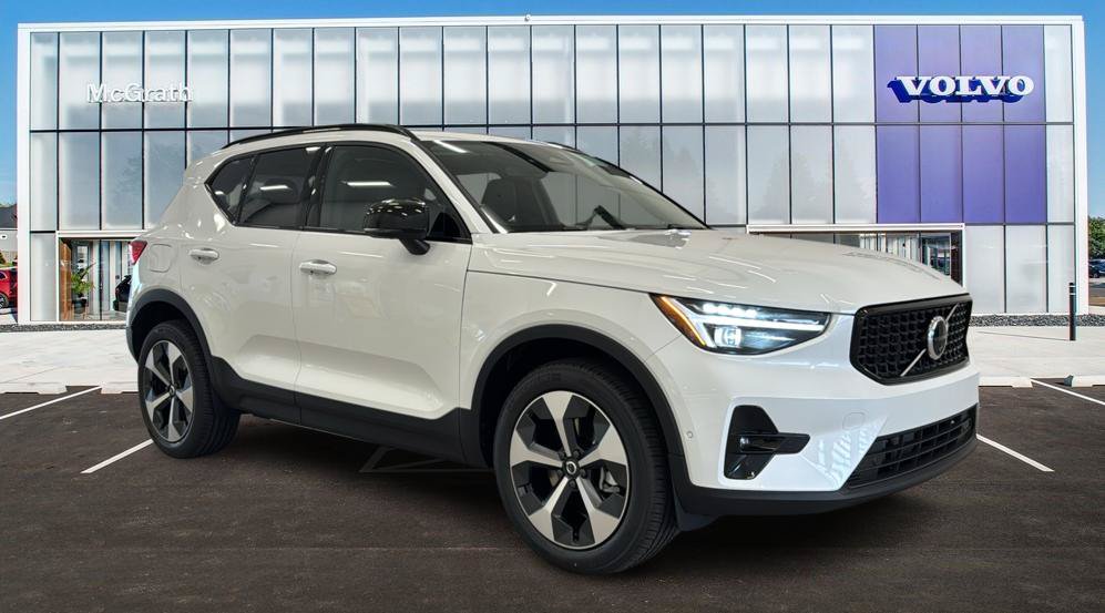 New 2026 Volvo XC40 B5 Plus w/ Protection Package Premier