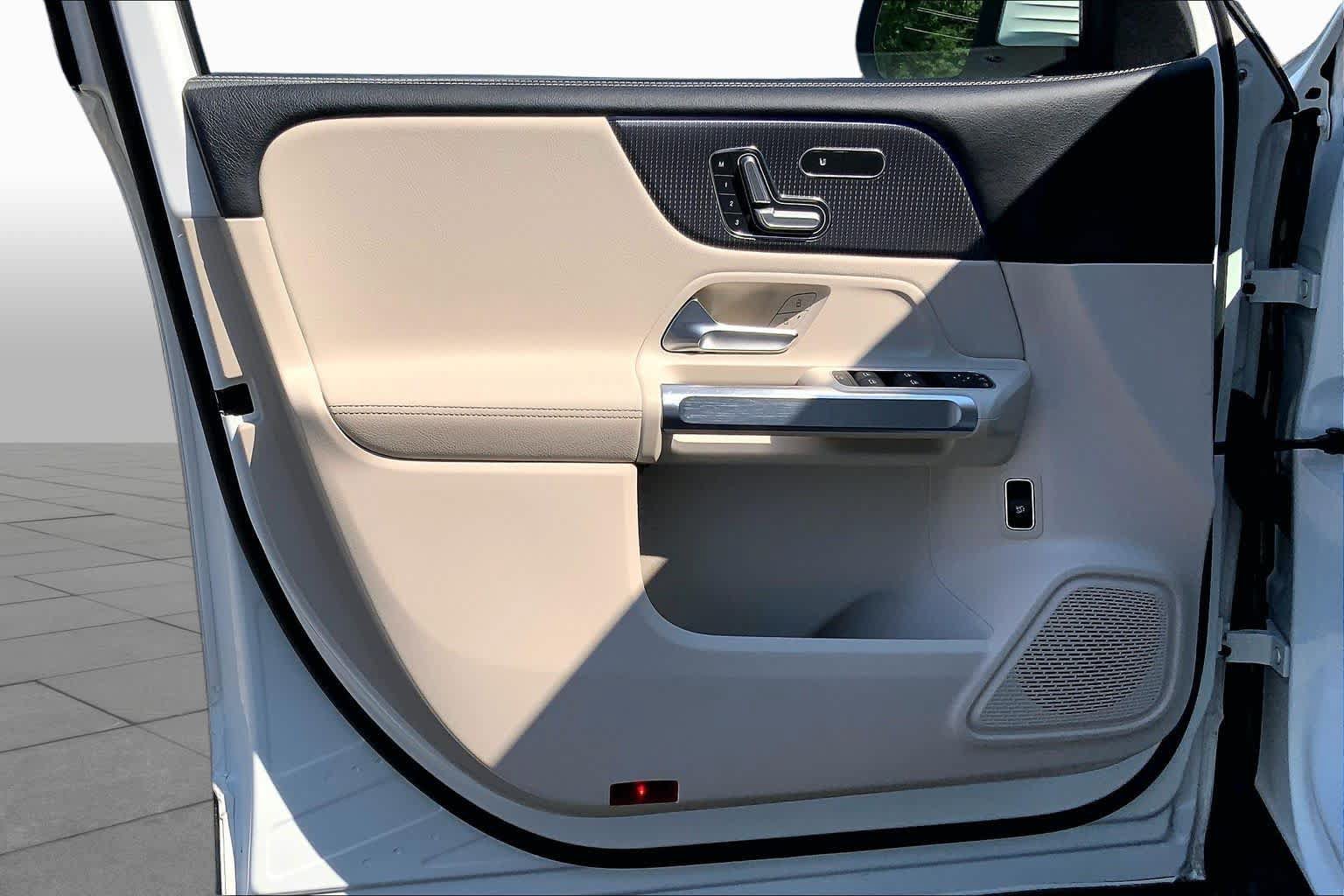 Certified 2022 Mercedes-Benz GLB 250 4MATIC image 22