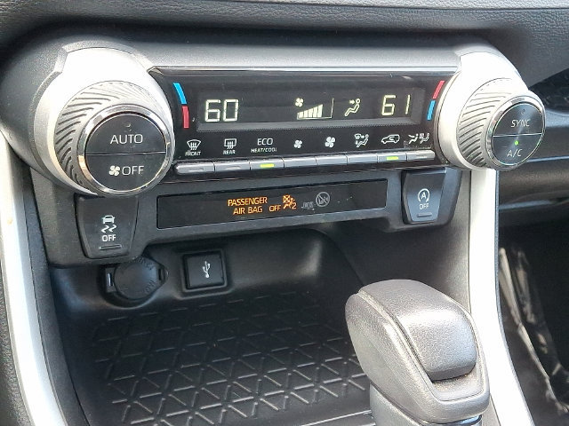 Used 2021 Toyota RAV4 XLE w/ Convenience Package AWD/4WD image 17