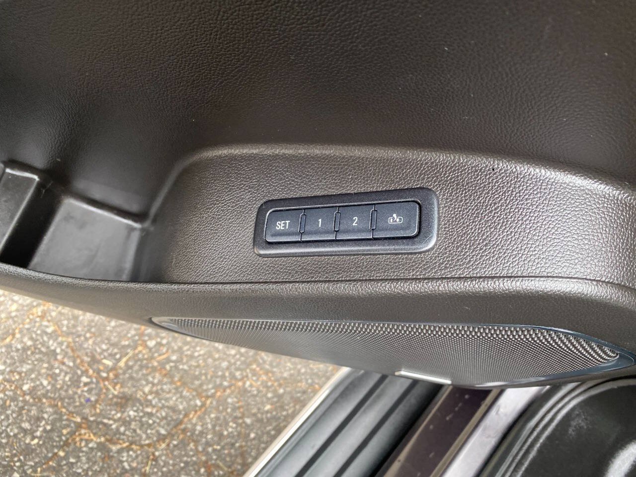 Used 2017 Chevrolet Tahoe Premier RWD image 18