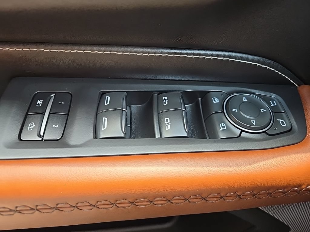 Used 2023 GMC Yukon Denali Ultimate w/ LPO, Floor Liner Package AWD/4WD image 28