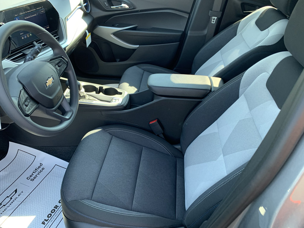 New 2026 Chevrolet Trax LS w/ LS Convenience Package FWD image 17