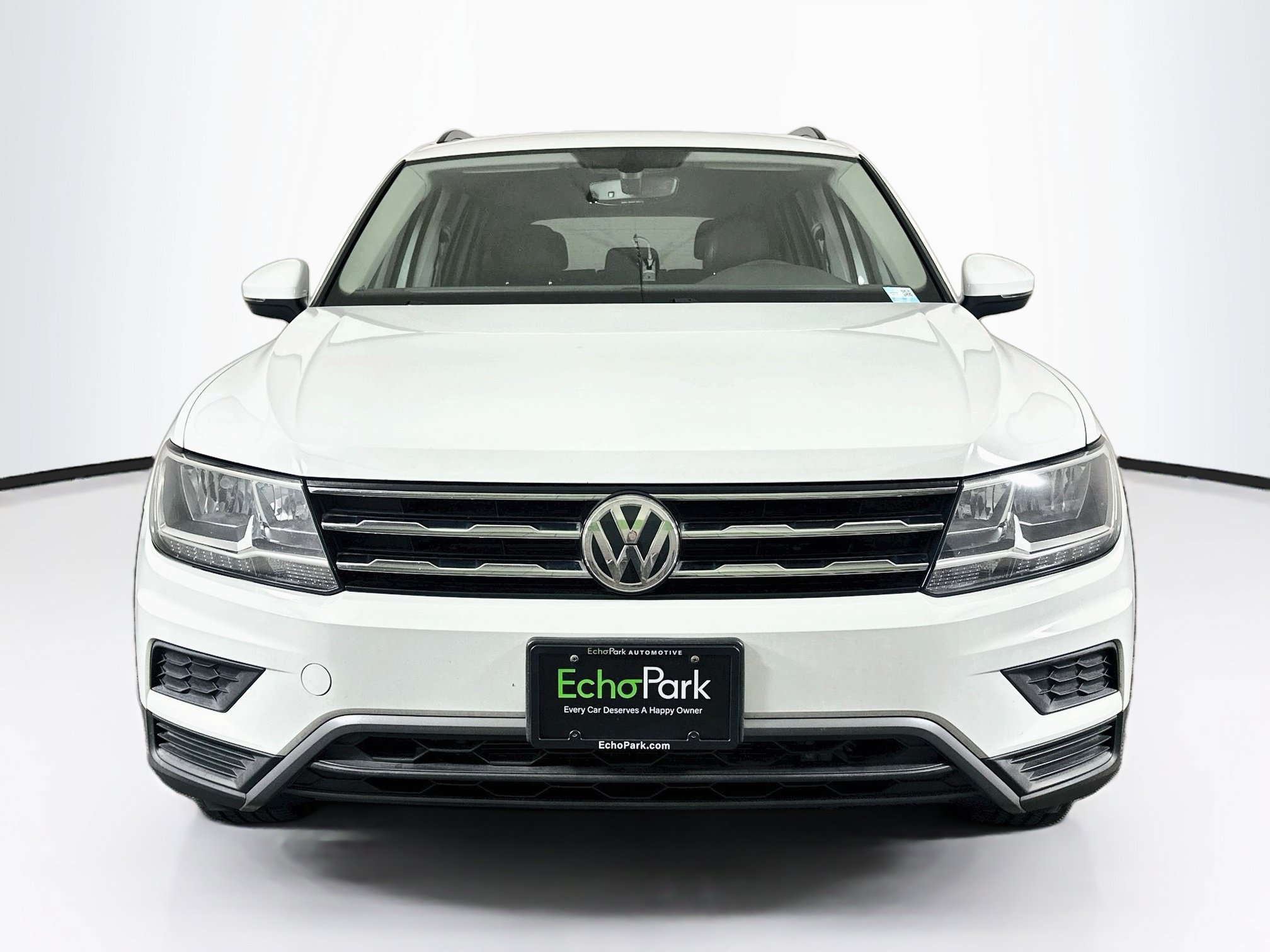 Used 2018 Volkswagen Tiguan SE FWD image 2