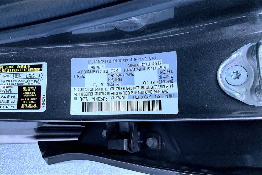 Used 2017 MAZDA MAZDA3 Sport FWD image 35