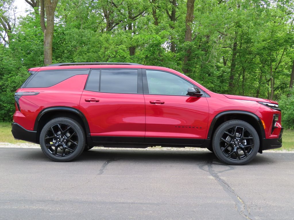 New 2026 Chevrolet Traverse RS w/ LPO, Floor Liner Package AWD/4WD image 2